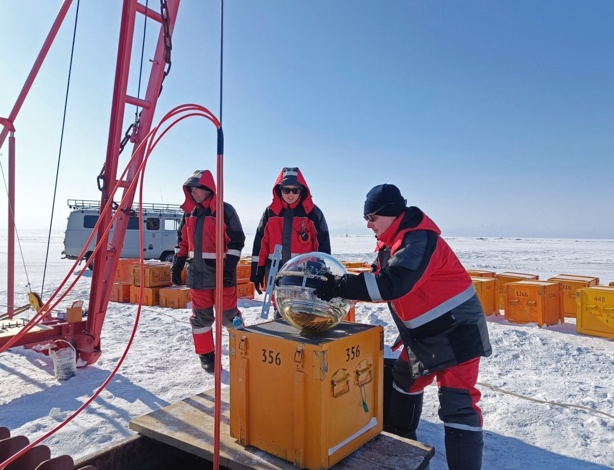 На Байкале стартовала экспедиция по строительству подводного нейтринного телескопа Пресс-служба ИГУ