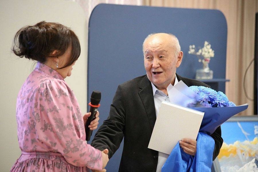 В Бурятии представили поэму Баира Дугарова &quotСтрела Хухэдэя&quot Национальная библиотека Республики Бурятия