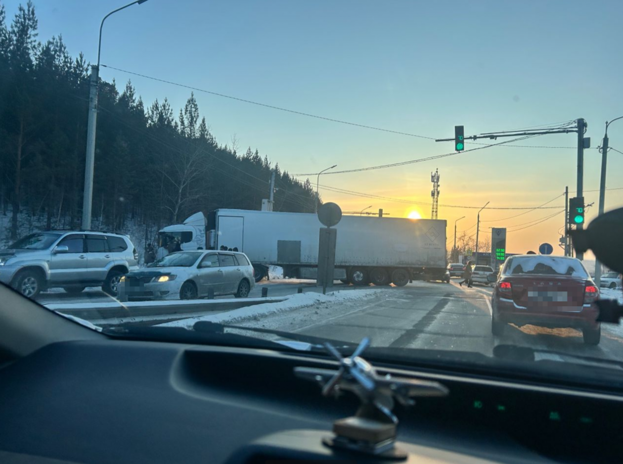 ДТП из тг-канала &quotДТП38RUS&quot (18+)