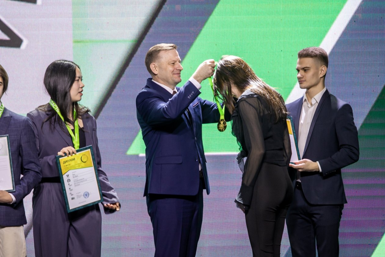 Награждение победителей сахалинского этапа чемпионата &quotПрофессионалы&quot пресс-служба министерства образования Сахалинской области