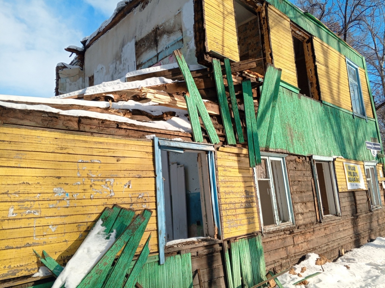 В Биробиджане сносят деревянную двухэтажку, где 15 лет назад прогремел взрыв ИА EAOMedia