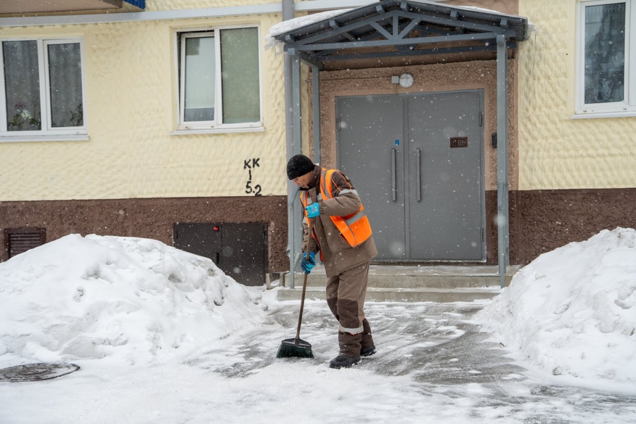 Мэрия Южно-Сахалинска проверила работу УК в период снегопада пресс-служба администрации Южно-Сахалинска