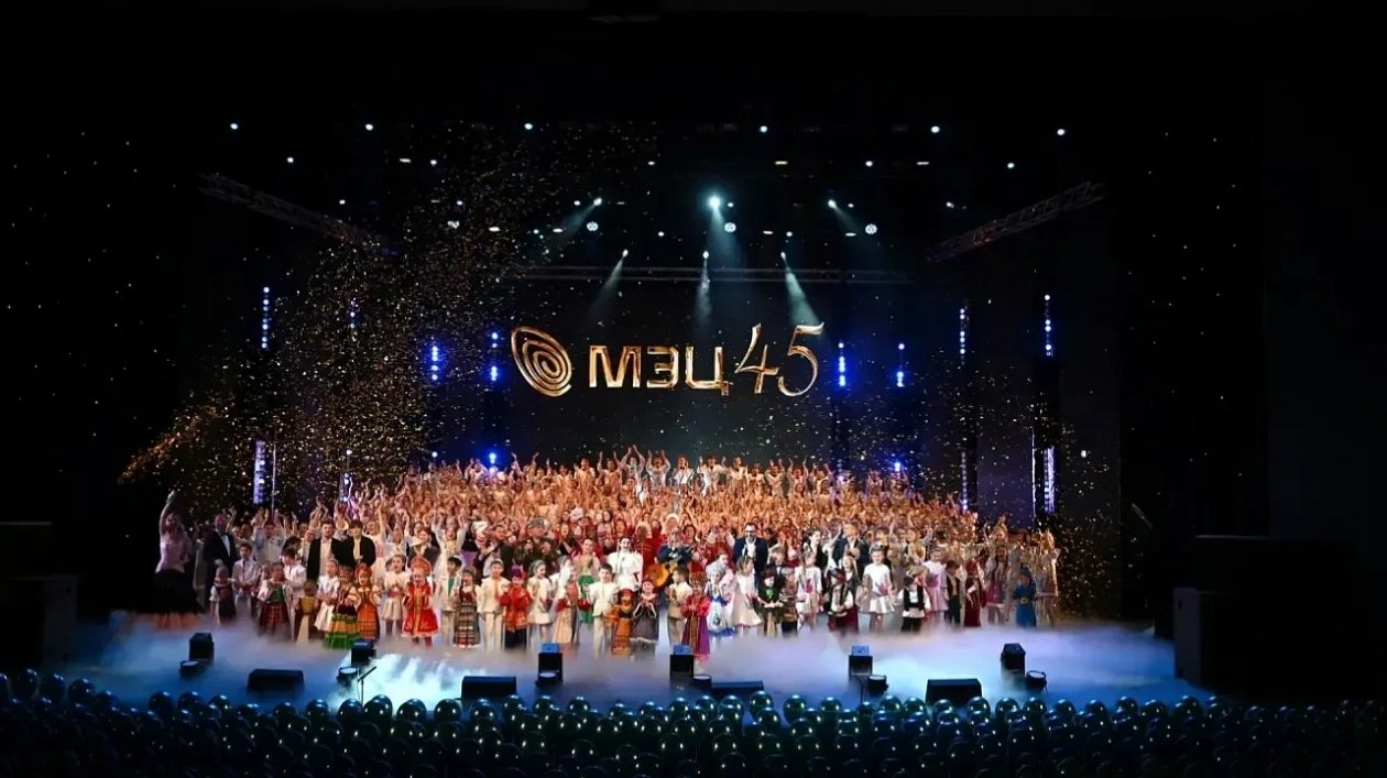 Межшкольному эстетическому центру Андрей Зубов