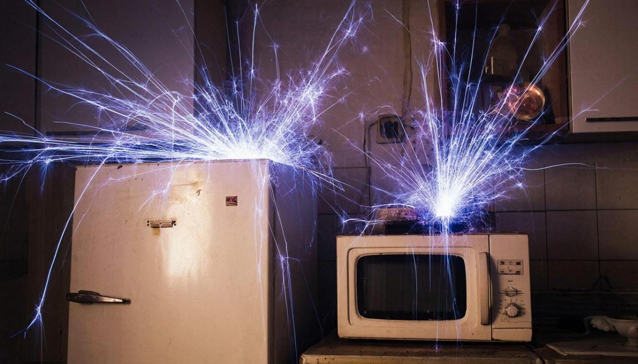 Тематическое фото ИИ GigaChat (18+)