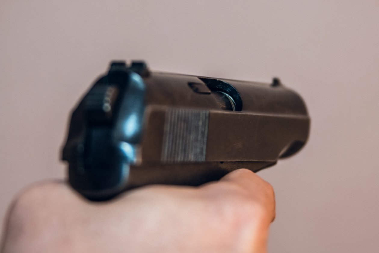 Мужчина угрожал пистолетом Кулешов Е. С., ИА PrimaMedia.ru