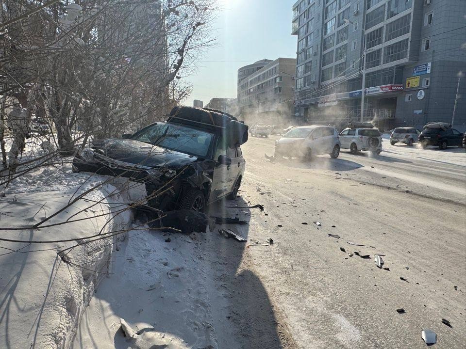 В ДТП в Якутске пострадал водитель ГАИ Якутска