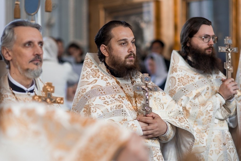 От чего зависит цвет рясы священника, рассказал батюшка-блогер из Ставрополя Соцсети священника Альвиана Тхелидзе
