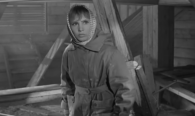 Ищите женщину: вспомните 7/7 фактов о героинях советского кино? - ТЕСТ Кадр из фильма &quotДевчата&quot (6+)