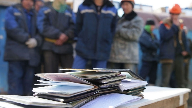 Более 600 иностранцев выдворили с территории Приангарья за нарушения закона Арбитражный суд