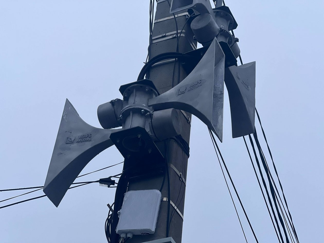 Мэр Сочи объяснил, почему сирены звучат по 40 раз над курортом Валерия Годовникова