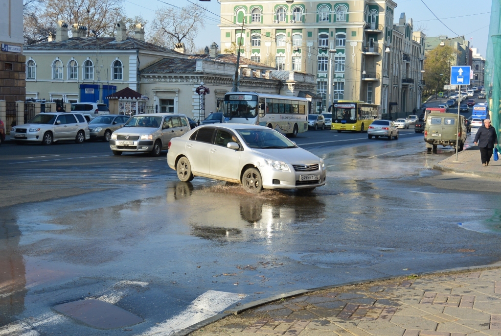 Вода в районе остановке "Лазо", Фото с места события собственное