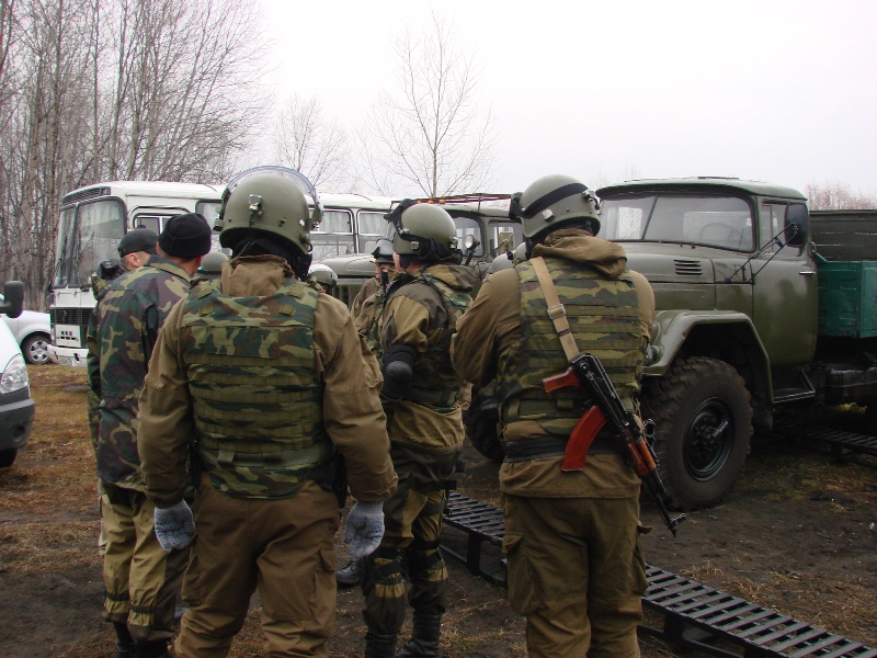 Сотрудники ФСБ освободили от условных террористов колонию в п.Бира ЕАО, Фото с места события из других источников