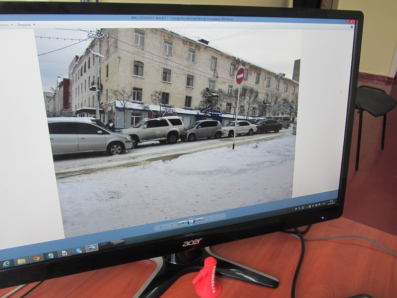 Сегодня после обеда на перекрестке улиц Парковой и Горького в Магадане столкнулись шесть автомобилей, Фото с места события собственное