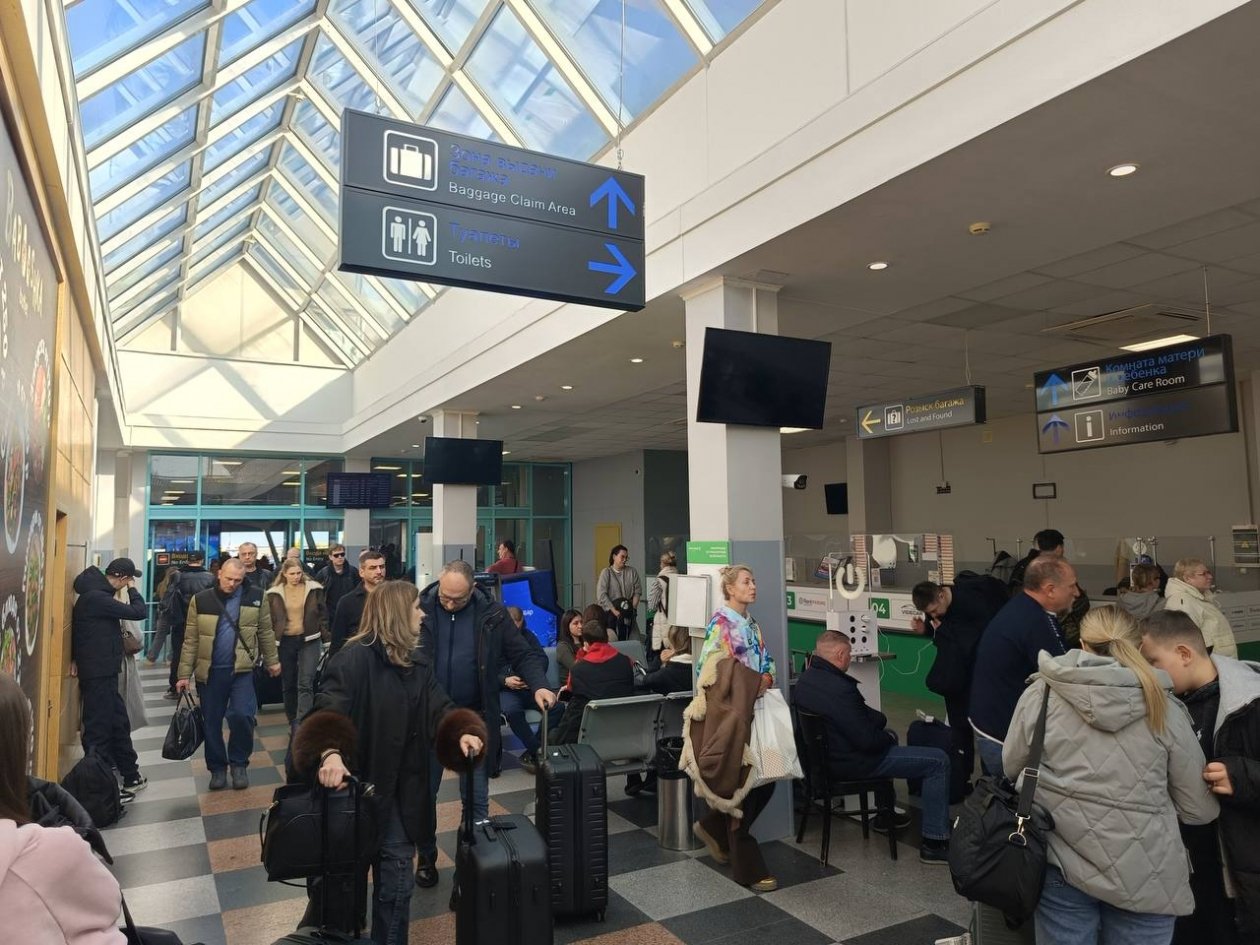 Аэропорт Сочи усилили персоналом из-за сбоя расписания ИА KrasnodarMedia