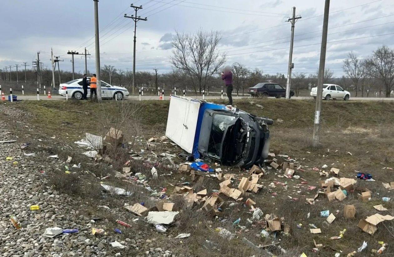 Деталями ДТП с грузовиком с мороженым и поездом поделились в ГАИ Ставрополья пресс-служба Госавтоинспекции Ставрополья