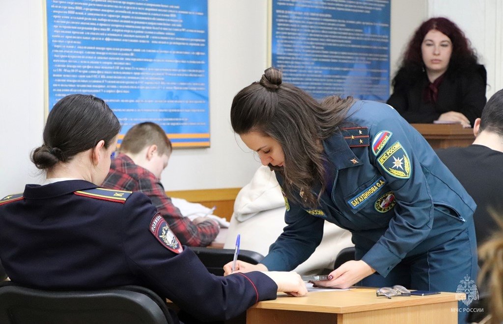 В Хабаровске прошел отборочный этап Всероссийских соревнований &quotЧеловеческий фактор&quot Предоставлено пресс-службой ГУ МЧС России по Хабаровскому краю