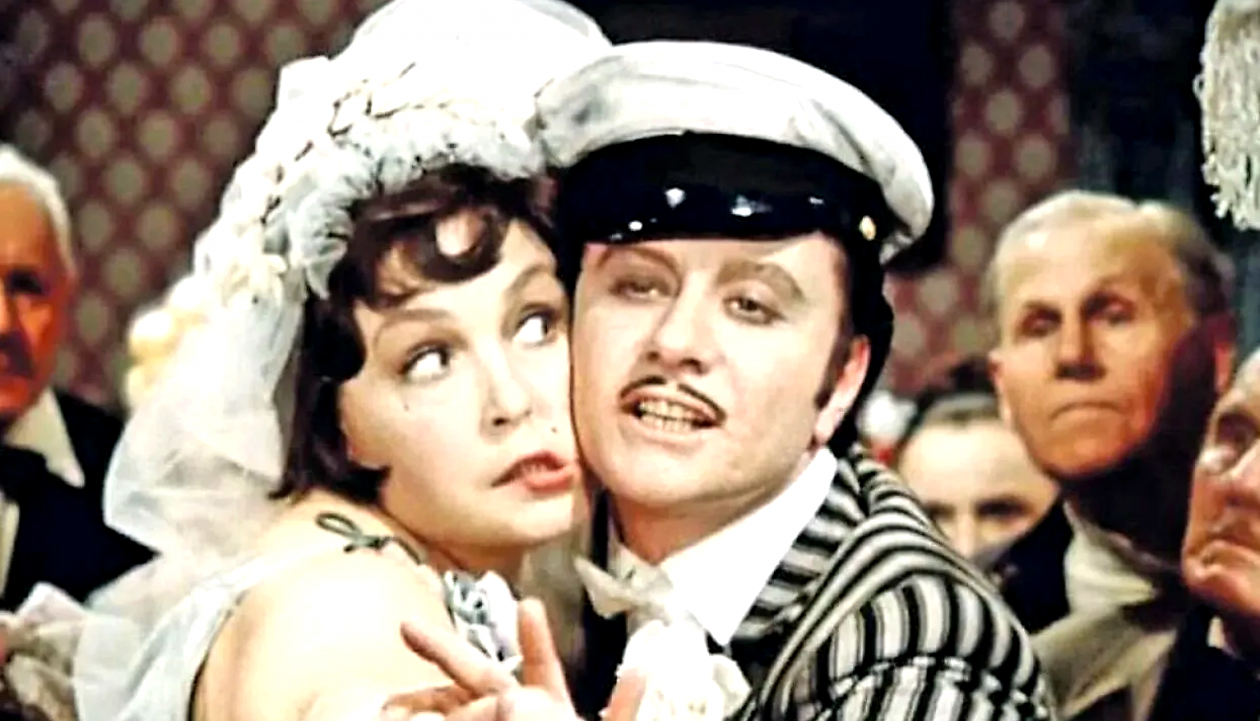 Скриншот Кадр из фильма &quot12 стульев&quot (6+)