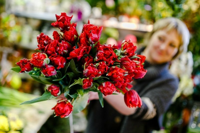 Жители Краснодара увеличат бюджет на подарки к 8 Марта в этом году Александр Хитров