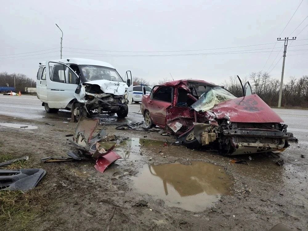 Женщина-пешеход погибла в аварии с машиной и маршруткой на Ставрополье пресс-служба Госавтоинспекции Ставрополья