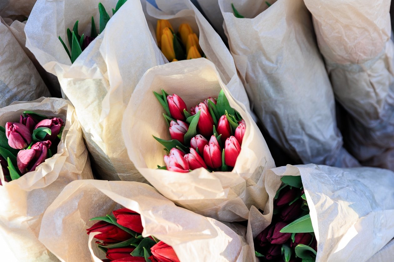 С 9 по 10 марта добавляю 1 ложку в воду - и розы и тюльпаны свежие, как в первый день: стоят месяц и не вянут Евгений  Кулешов, ИА PrimaMedia.ru