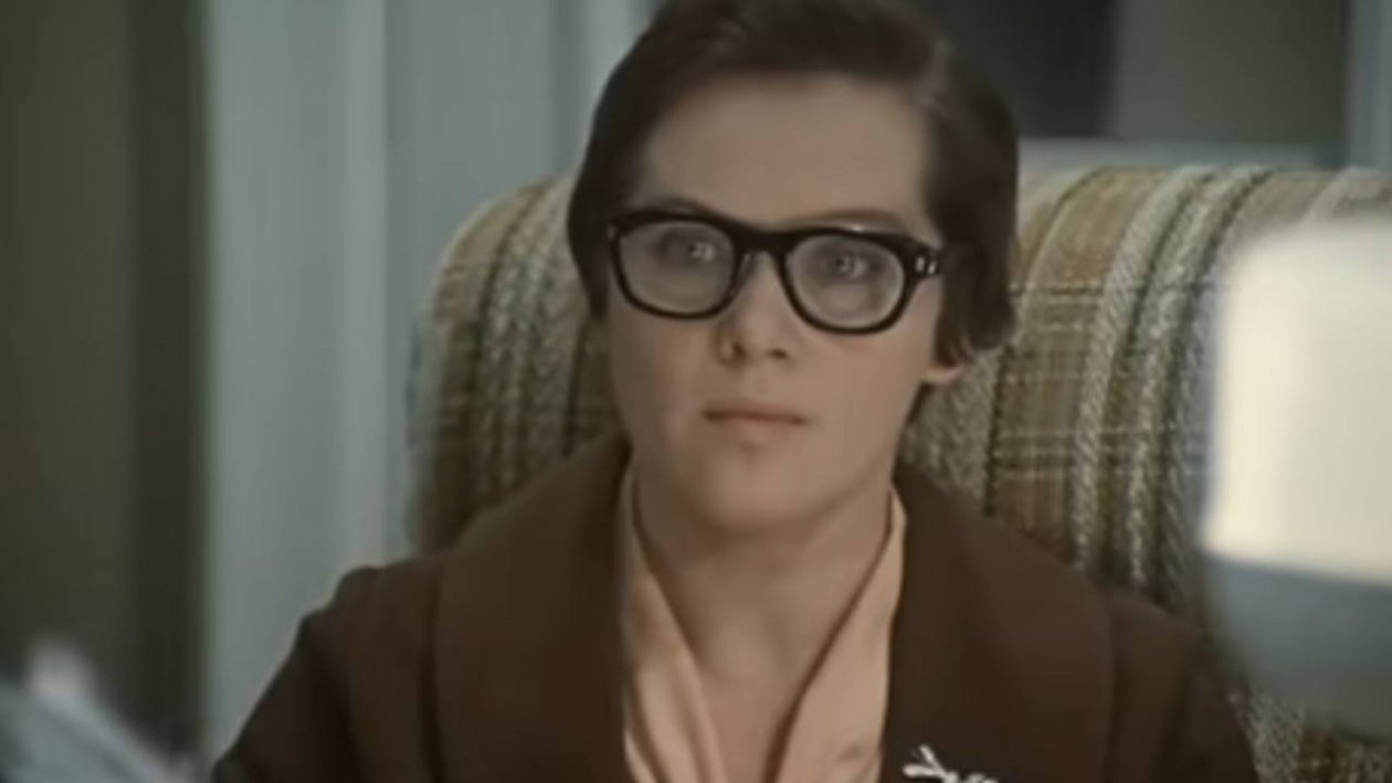 5 кадров - 5 красавиц: угадайте фильм по любимым актрисам - ТЕСТ кадр из фильма &quotСлужебный роман&quot(6+)