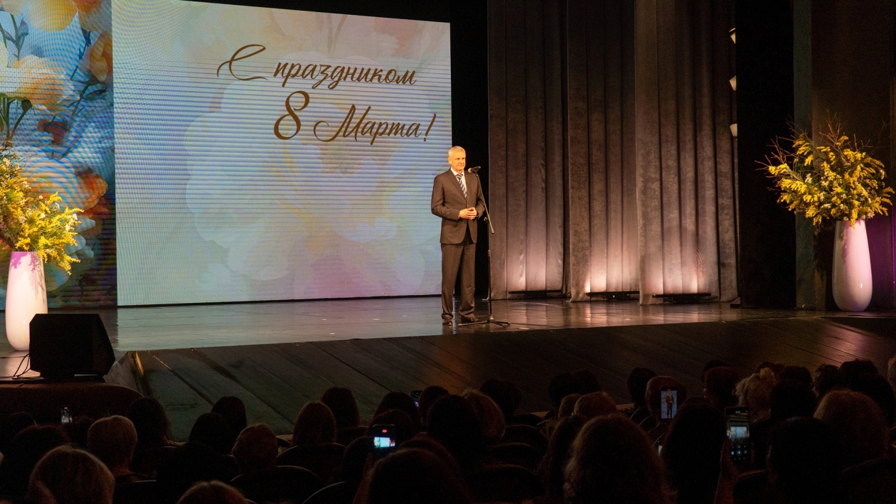 Праздничные программы прошли в Магадане, посвященные наступающему 8 Марта Источник