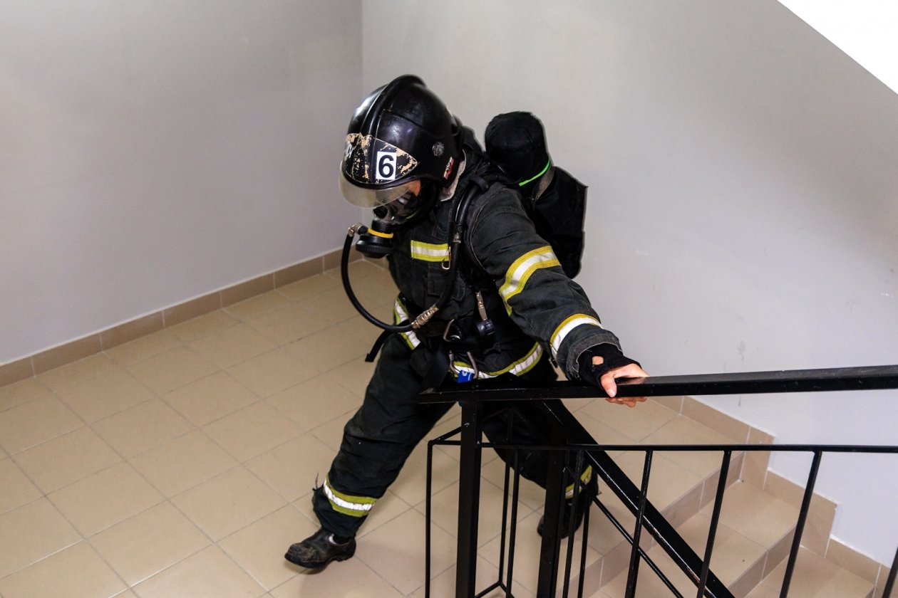 Горела квартира на втором этаже дома Евгений Кулешов, ИА PrimaMedia.ru