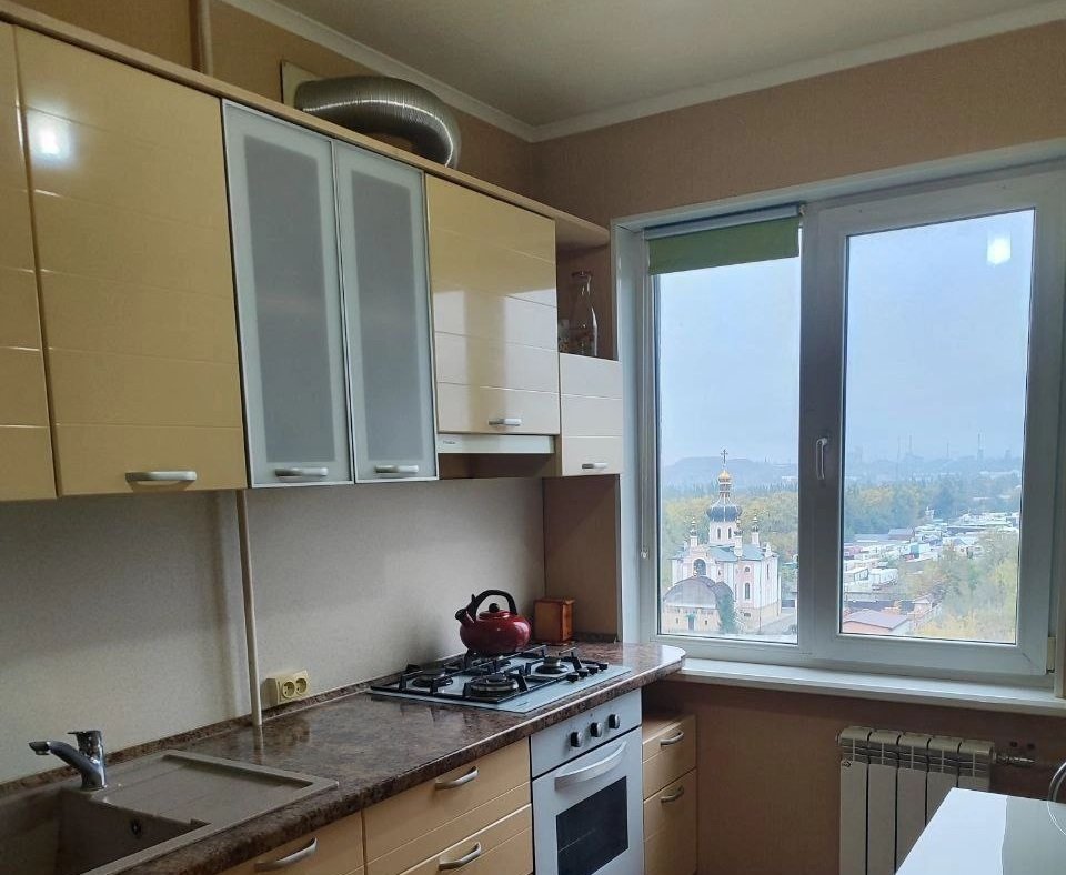 Распыляю и жду 10 минут - и даже вековой налет растворяется на глазах: кухня сияет чистотой ИА Stavropol.Media