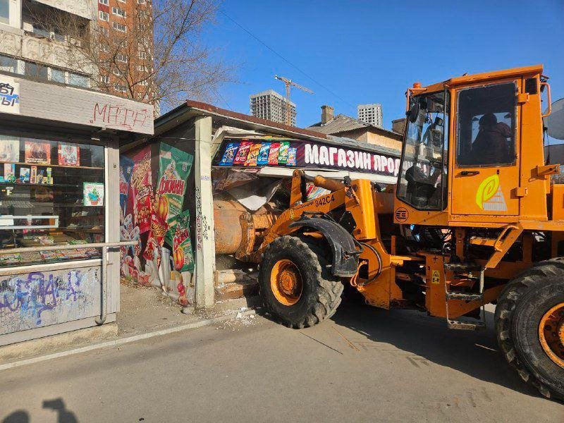 Фото очевидцев тг-канал &quotАдминистрация Владивостока&quot (18+)