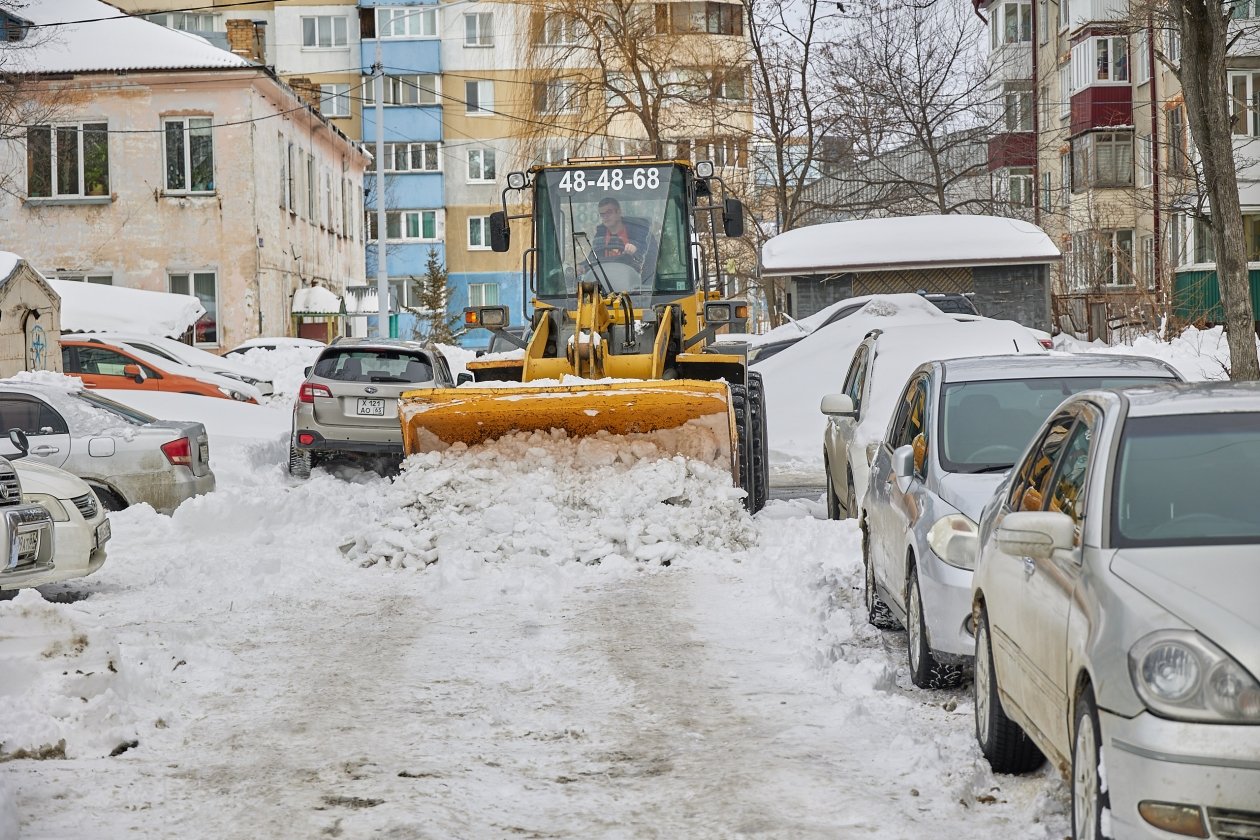 Ликвидация последствий циклона в Южно-Сахалинске пресс-служба администрации Южно-Сахалинска