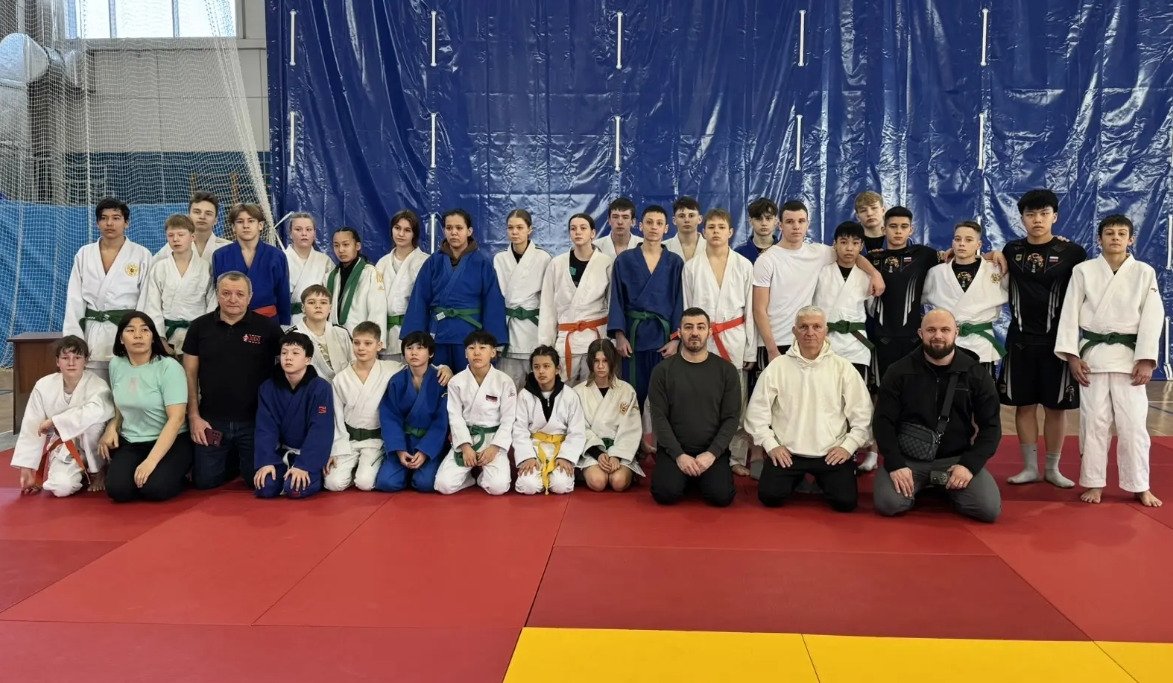 Сахалинские дзюдоисты завоевали девять медалей на первенстве ДФО пресс-служба министерства спорта Сахалинской области