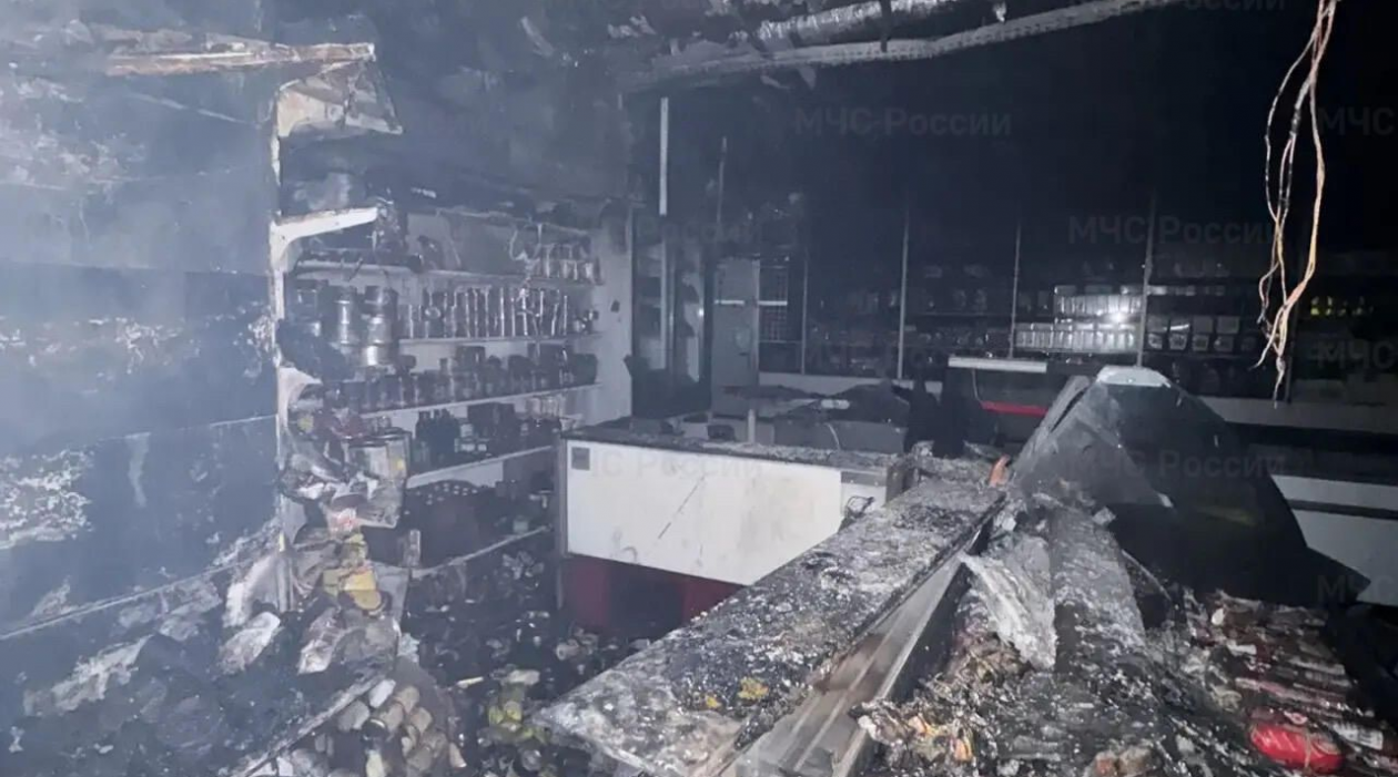 Пожар в ТЦ пресс-служба ГУ МЧС России по Сахалинской области