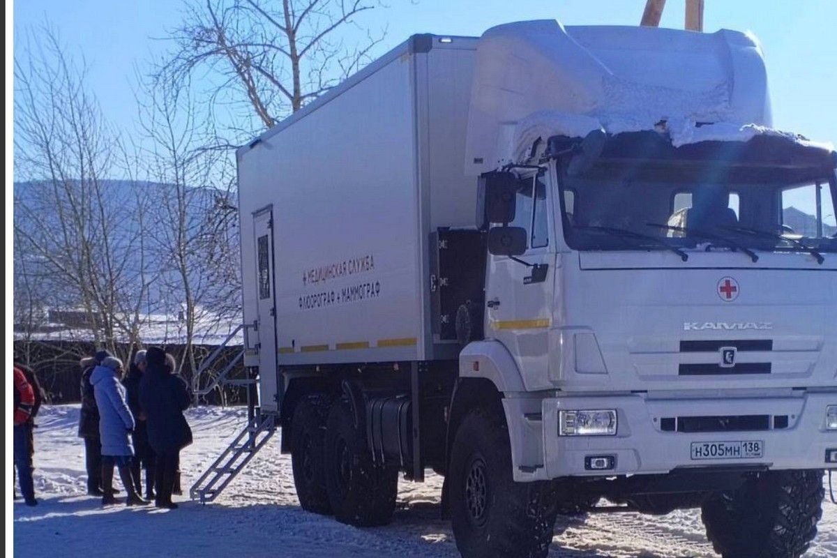 По народной программе ЕР Качугская районная больница получила передвижной медкомпекс Депутат Законодательного собрания Иркутской области Николай Труфанов