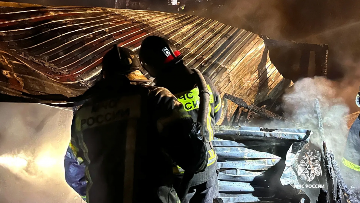 Ночью в центре Сочи горели два дома Пресс-служба ГУ МЧС по Краснодарскому краю