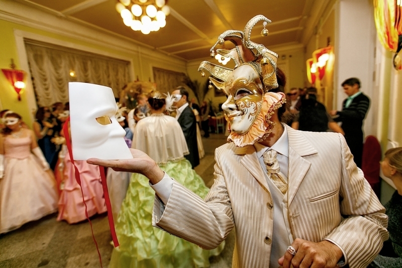 Маскарад Александр Хитров, ИА PrimaMedia