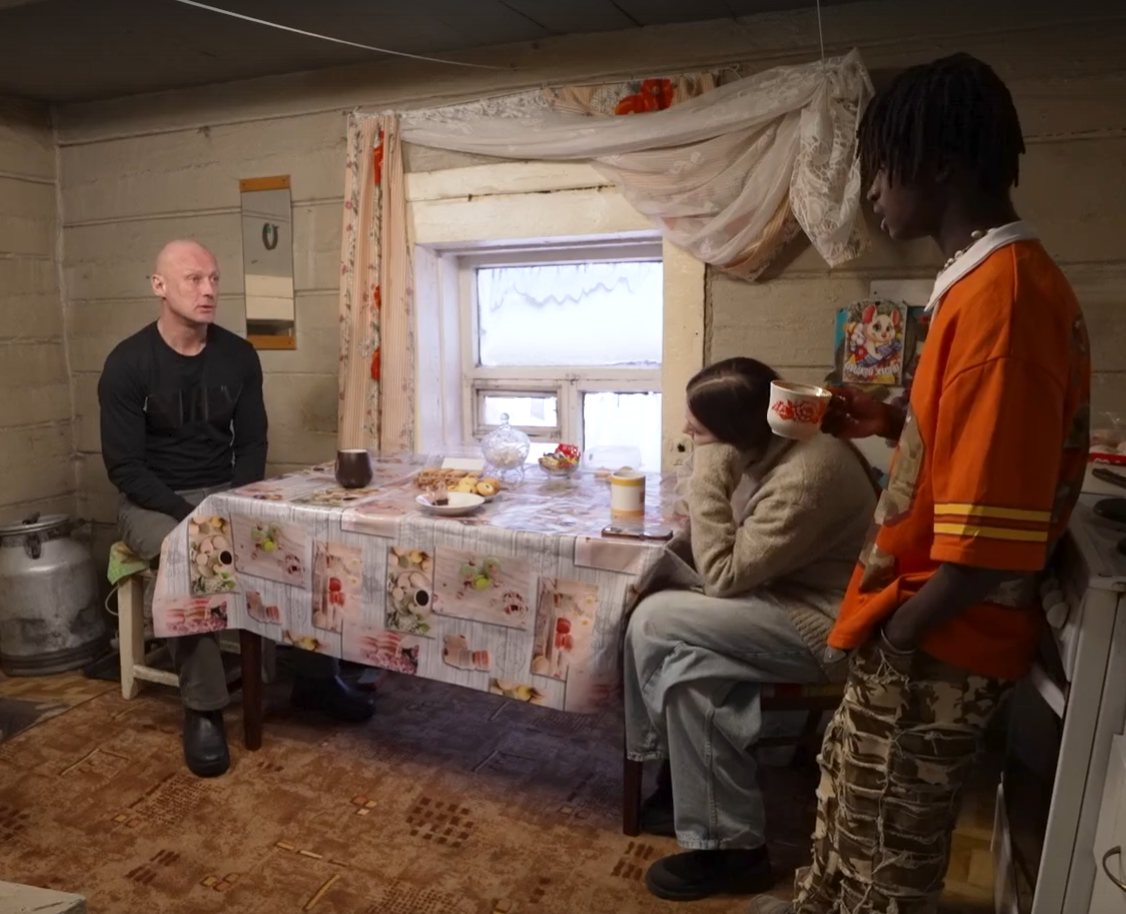 В новом выпуске &quotМама в 16&quot покажут историю африканца и Маши из Иркутска Скриншот видео из соцсетей (16+)