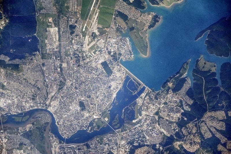 Фото летнего Иркутска с орбиты опубликовал космонавт Олег Артемьев Тг-канал (18+) Олега Артемьева