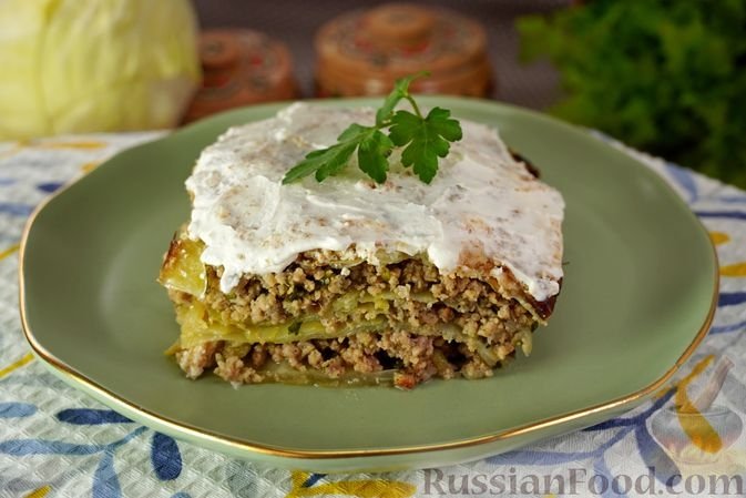 Слоеная мусака из капусты с фаршем - нетрадиционный рецепт. Запекается до хрустящей корочки russianfood.com