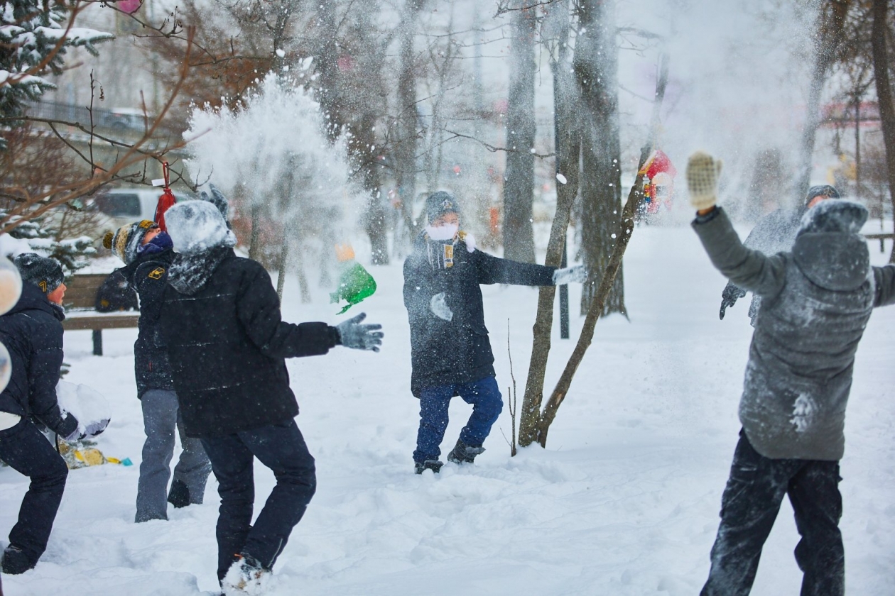 люди, эмоции, улица, дети, прохожие, семья Дмитрий Осипчук, ИА PrimaMedia.ru