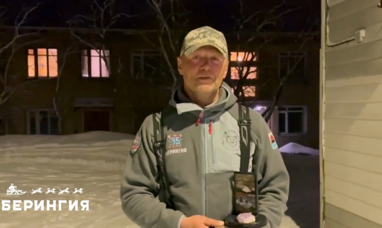 Обладатель приза Владимира Самарского в 2026 году - участник &quotБерингии&quot Алексей Попов Скрин/ видео оргкомитета гонки