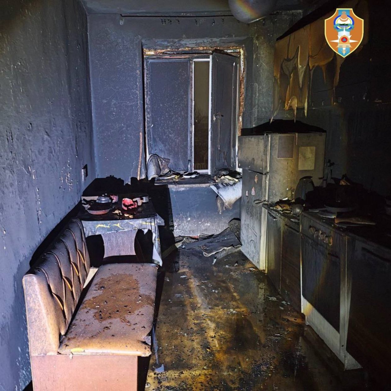 13 человек спаслись из горящего дома в Бурятии агентство ГО и ЧС Бурятии