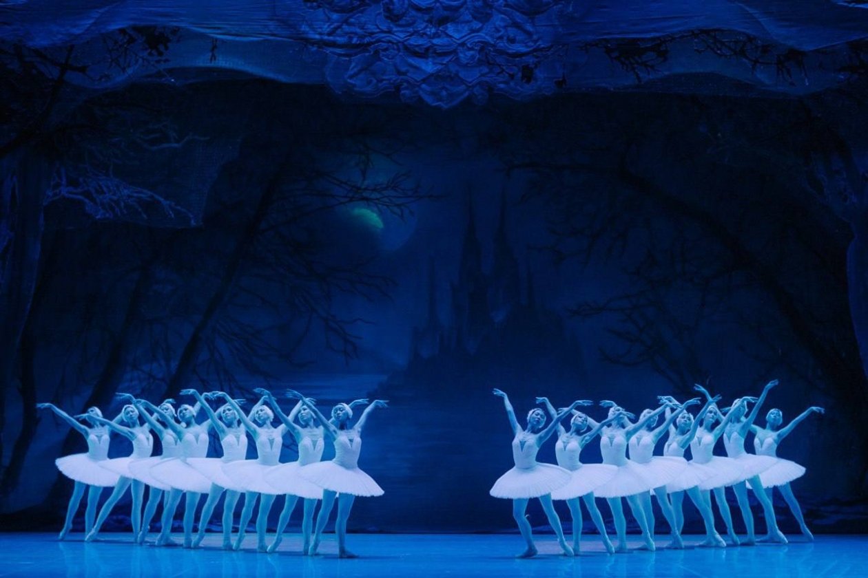 В Бурятии билеты на &quotЛебединое озеро&quot раскупили за часы Бурятский театр оперы и балета