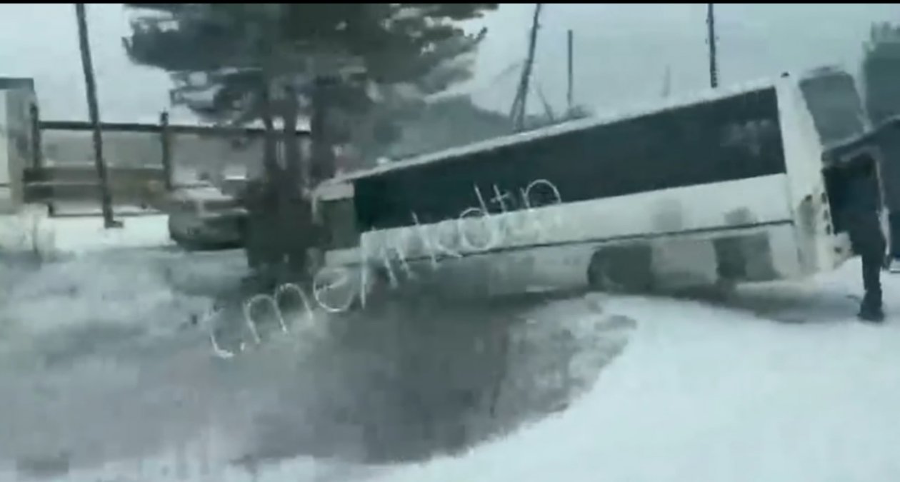 Каток на дорогах: Столкновение с ЛЭП и автобус в кювете - хроника ДТП в Приангарье Тг-канал &quotДТП38&quot (18+)