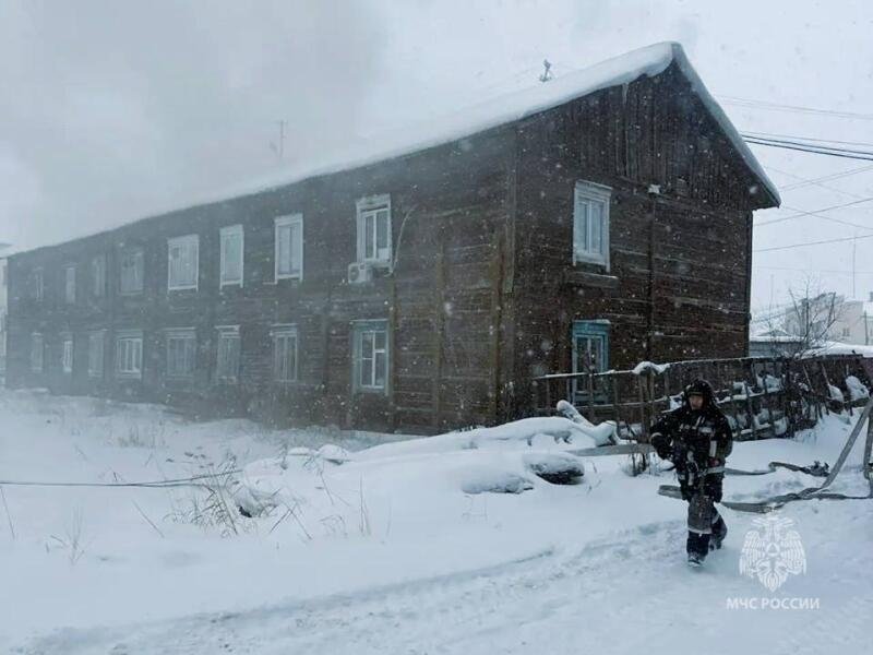 Женщина получила ожоги при пожаре жилого дома в Якутске МЧС России по РС (Я)