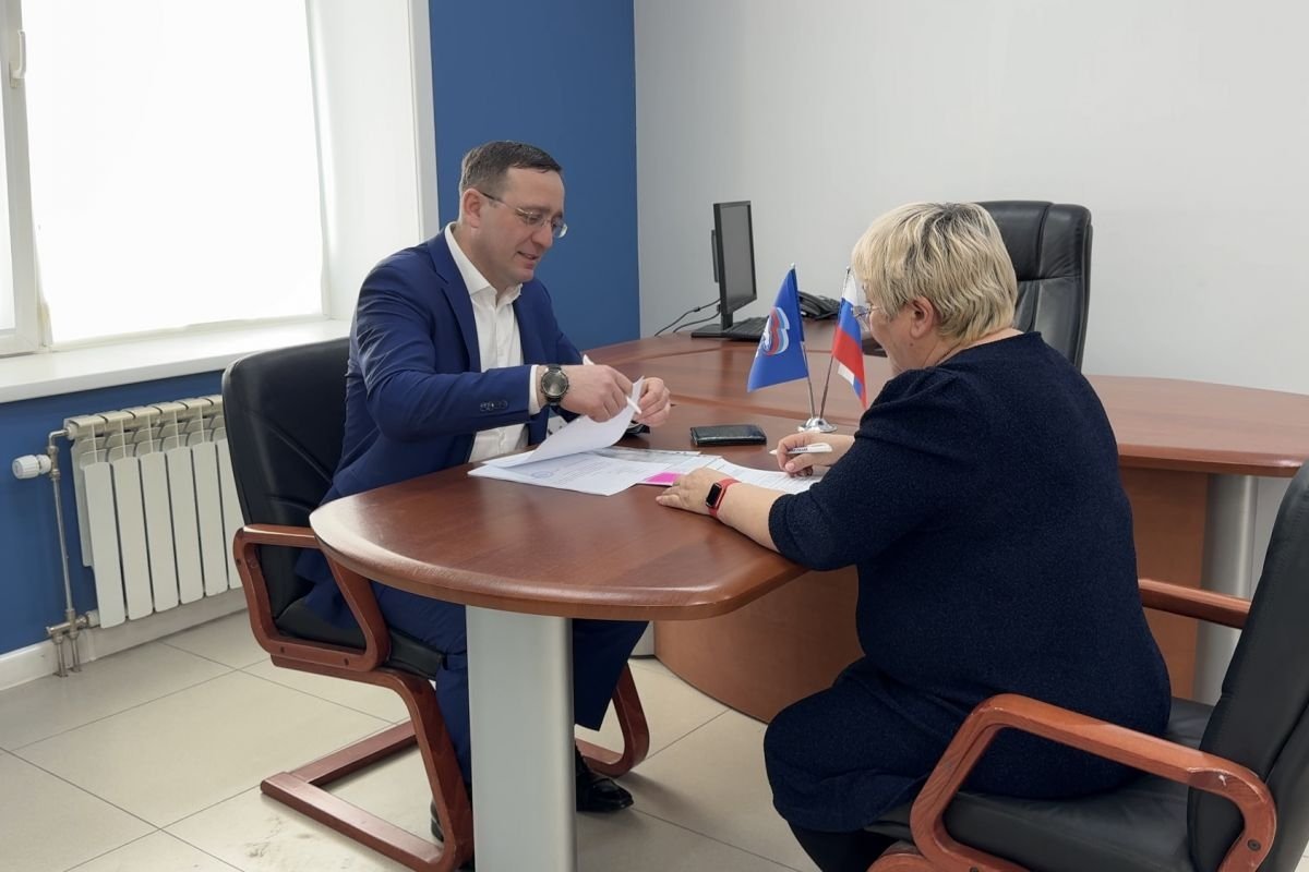 Депутат Госдумы Вячеслав Логинов подал документы одним из первых пресс-служба амурского отделения партии &quotЕдиная Россия&quot