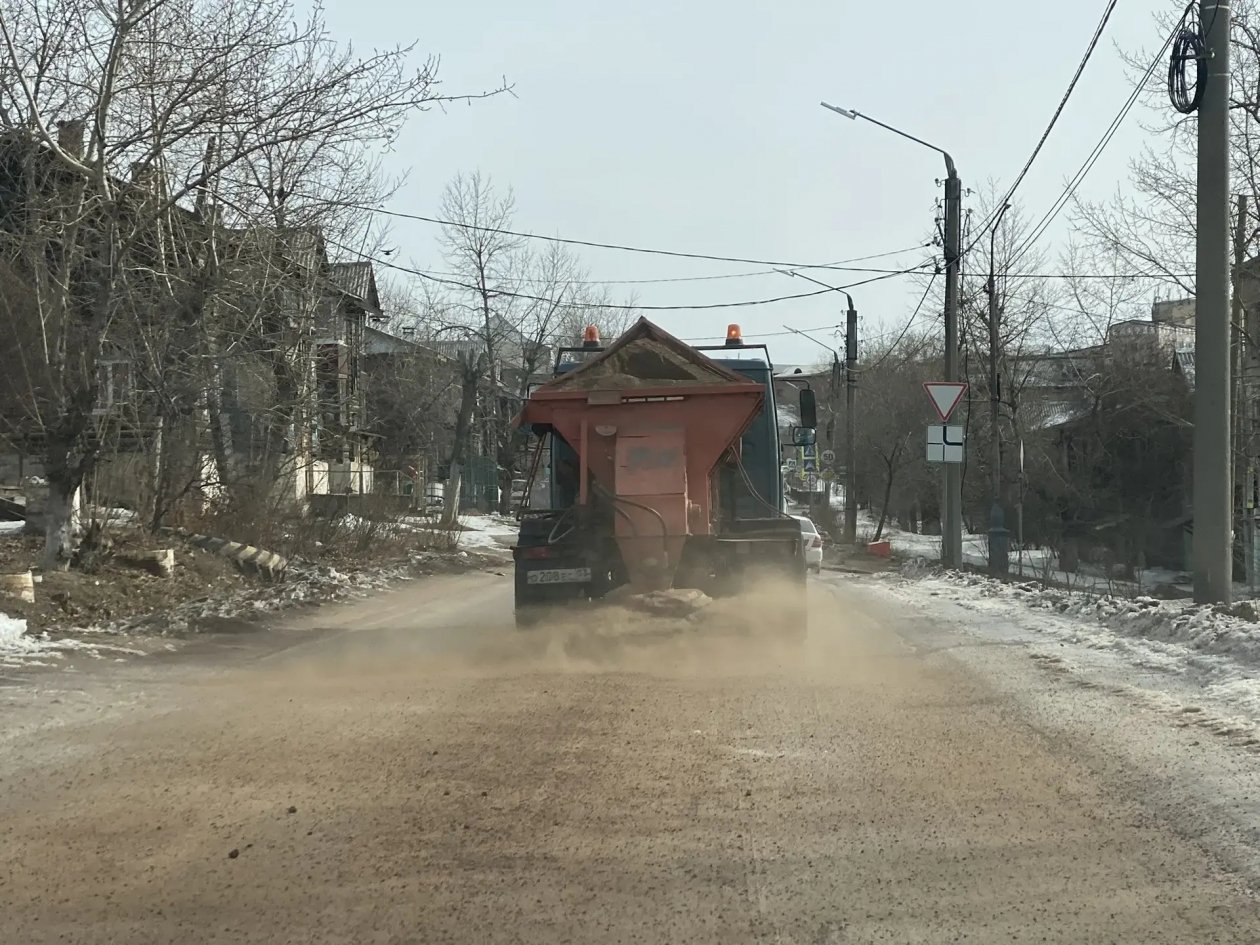 Городские службы получили поручение активнее убирать наледь и откачивать талую воду Мэрия Улан-Удэ
