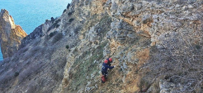 Девушку сняли со скалы Правительство Севастополя