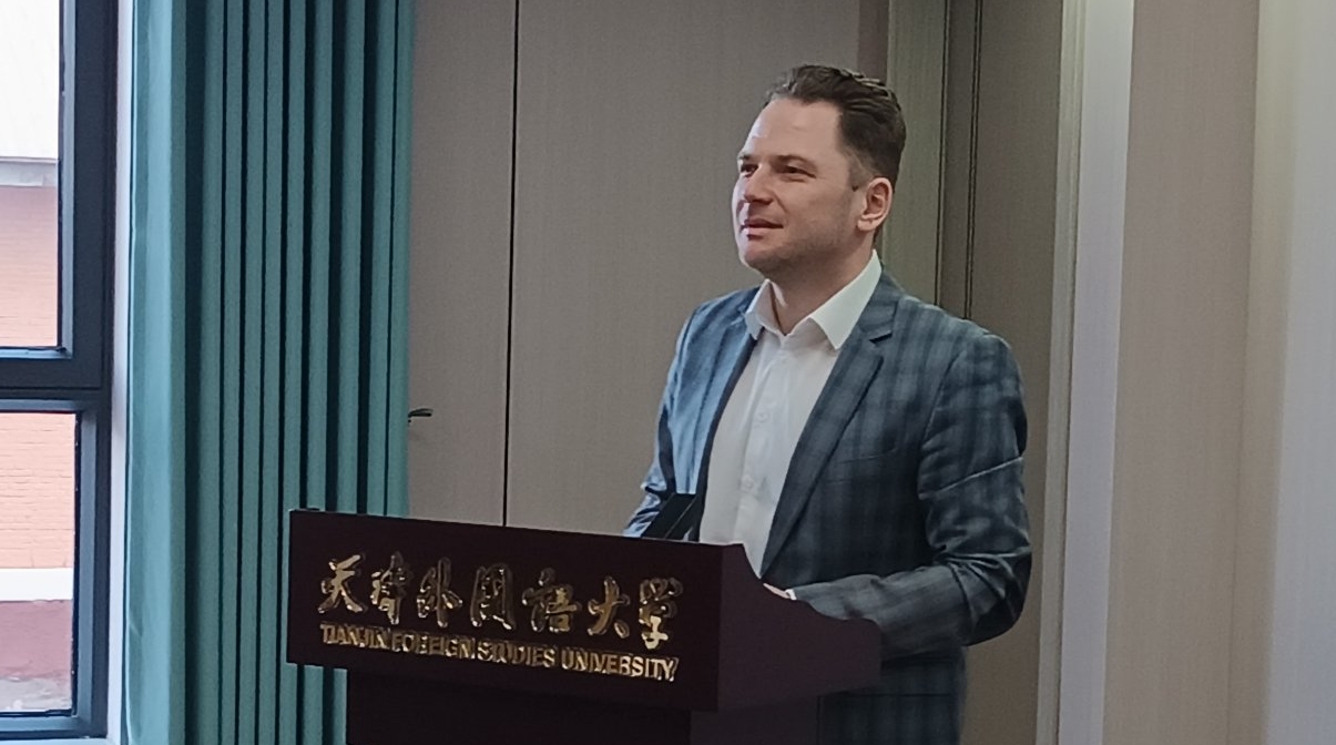 Роман Косыгин, куратор Премии им. Арсеньева ИА PrimaMedia