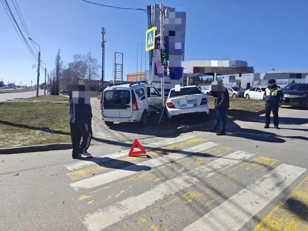 Два человека пострадали при столкновении двух авто в Ставрополе Госавтоинспекция Ставрополья