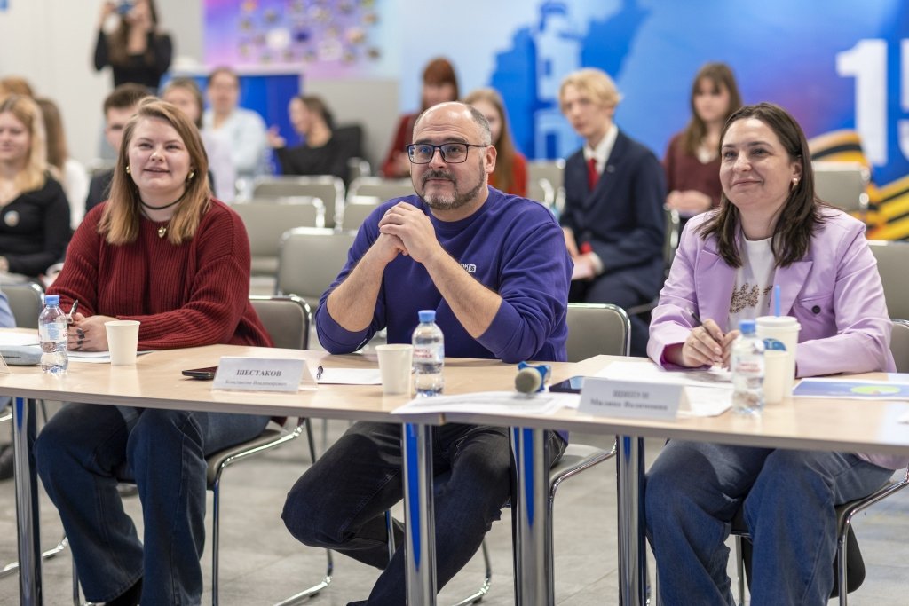 Экспертный совет конкурса. В него вошел глава Владивостока Максим Долбнин. Администрация Владивостока